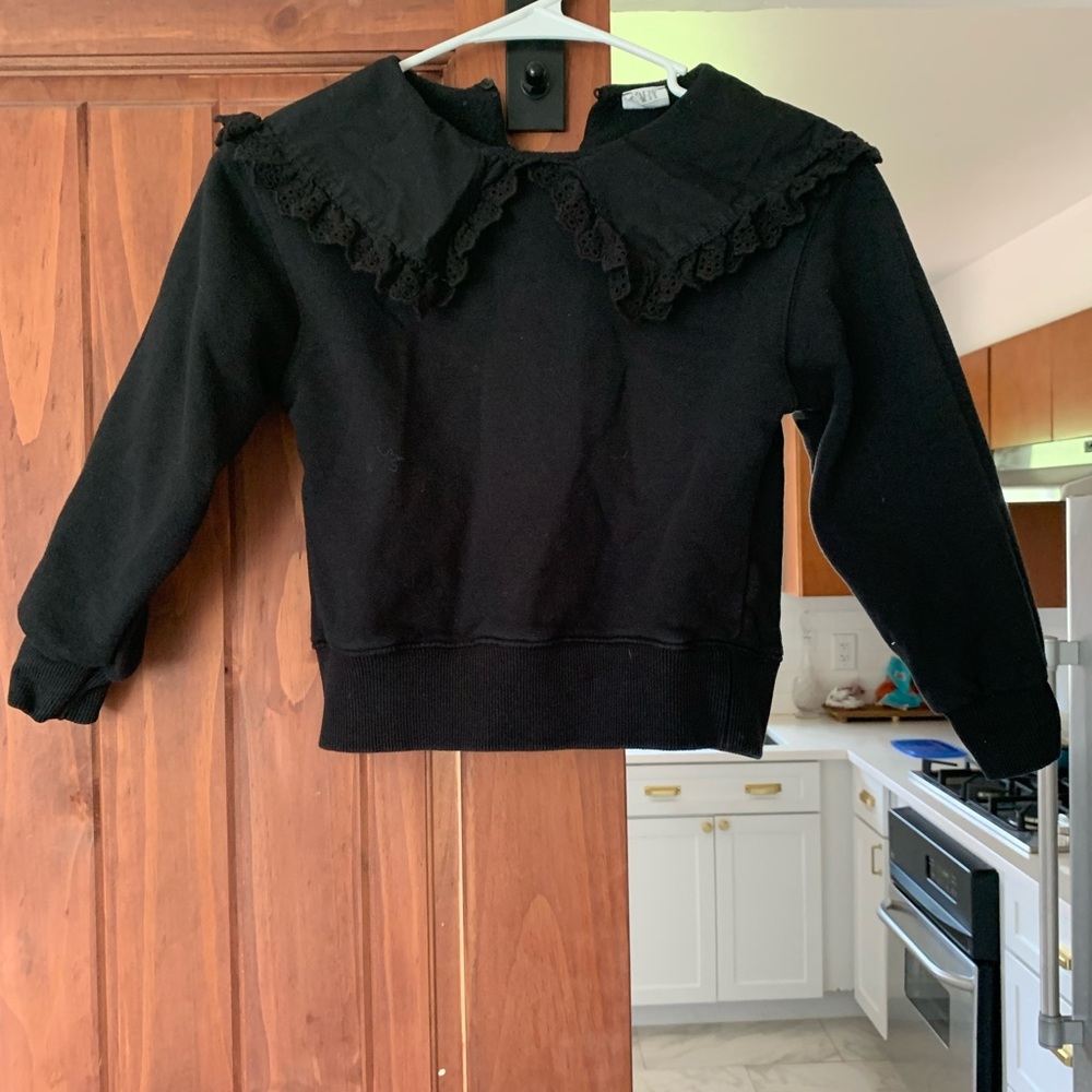 Zara ruffle collar sweatshirt Black size 8